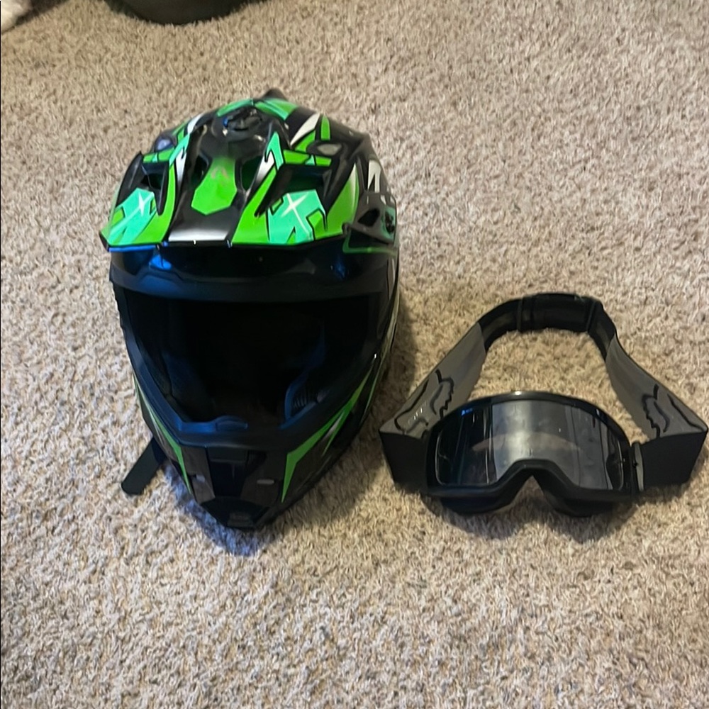 Green and Black VR Helmet with Goggles